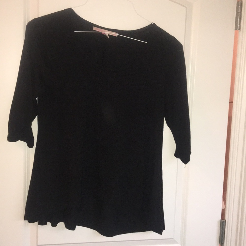 Quarter sleeve black shirt